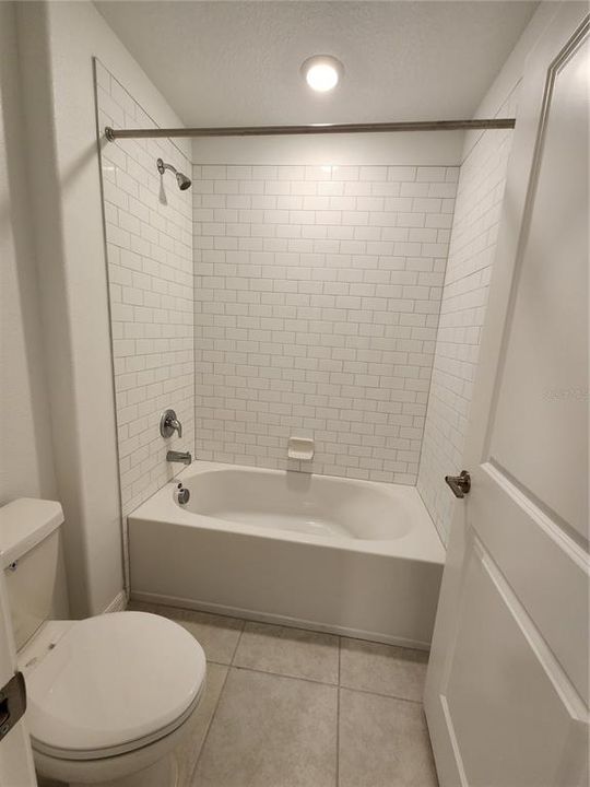 For Rent: $2,600 (5 beds, 2 baths, 2264 Square Feet)