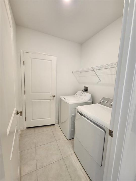 For Rent: $2,600 (5 beds, 2 baths, 2264 Square Feet)