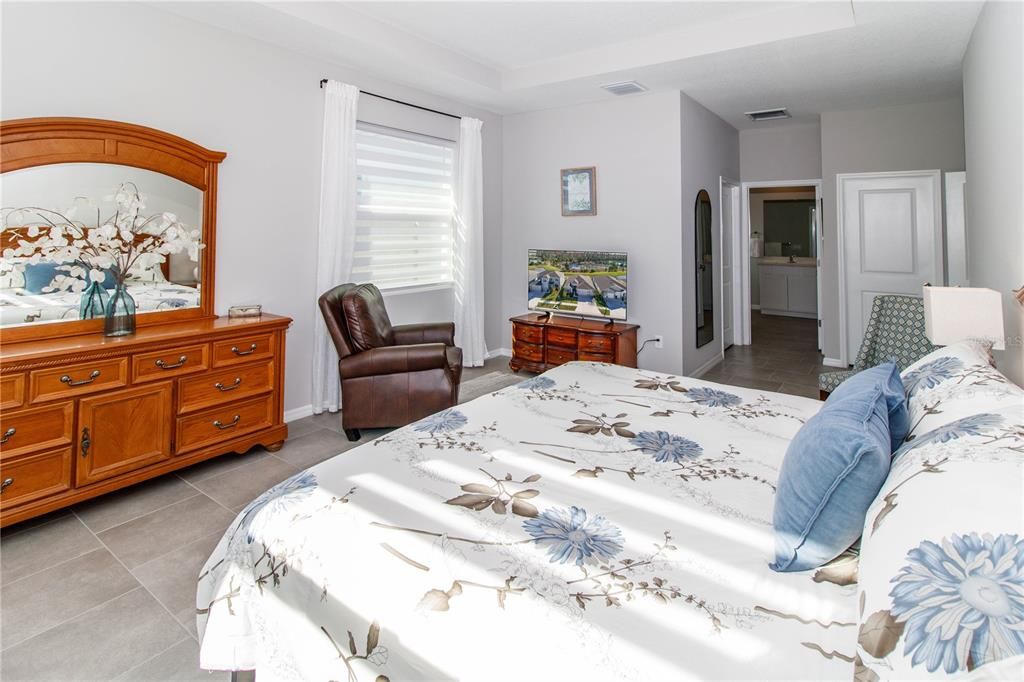 For Sale: $569,900 (4 beds, 3 baths, 2537 Square Feet)