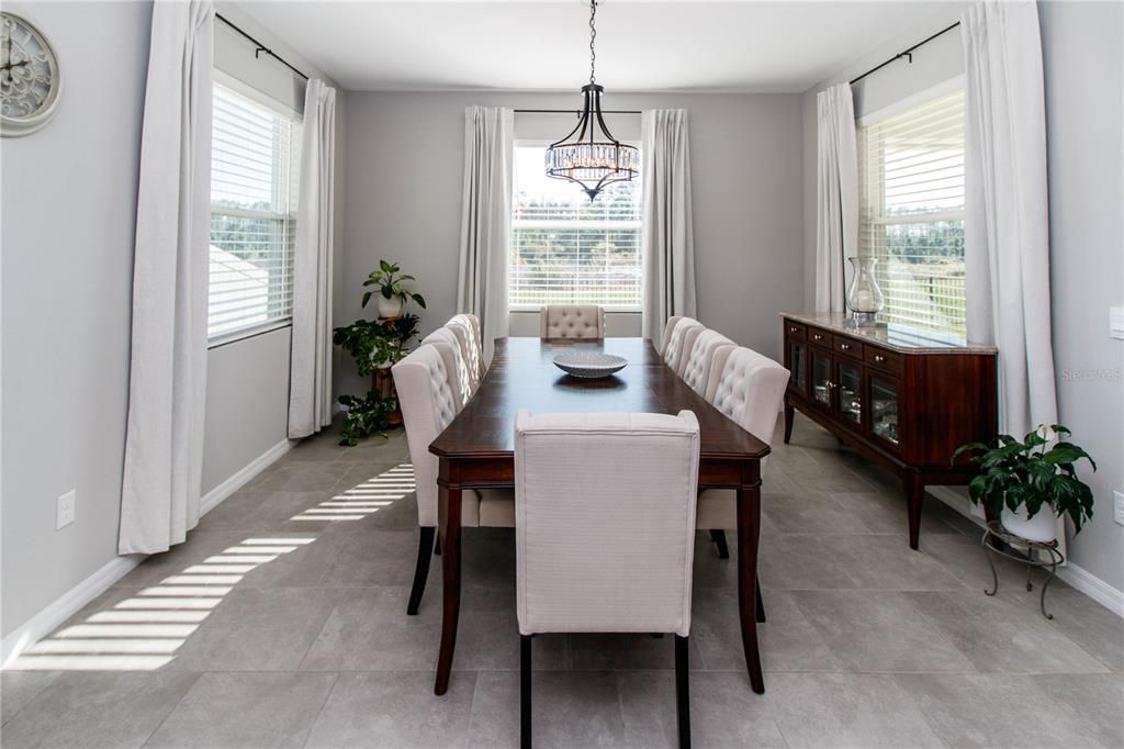 For Sale: $569,900 (4 beds, 3 baths, 2537 Square Feet)