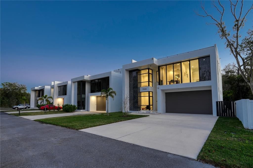 For Sale: $1,294,000 (4 beds, 4 baths, 3195 Square Feet)