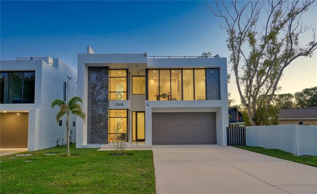 For Sale: $1,294,000 (4 beds, 4 baths, 3195 Square Feet)