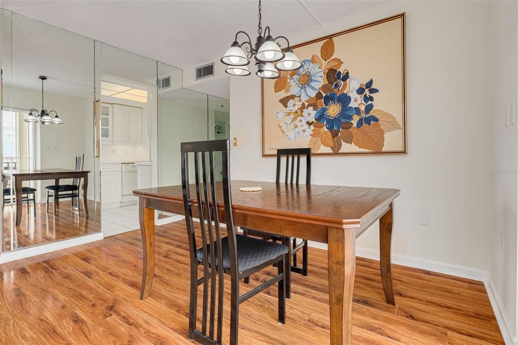 For Rent: $2,750 (2 beds, 2 baths, 1140 Square Feet)