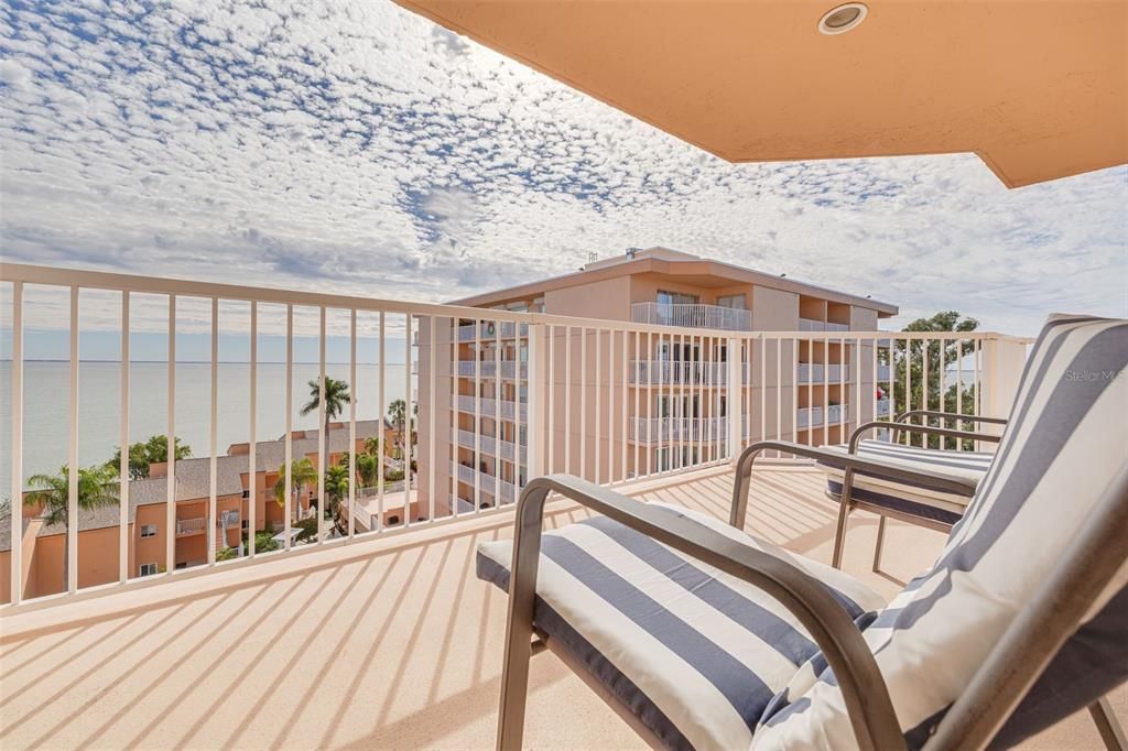 For Rent: $2,750 (2 beds, 2 baths, 1140 Square Feet)