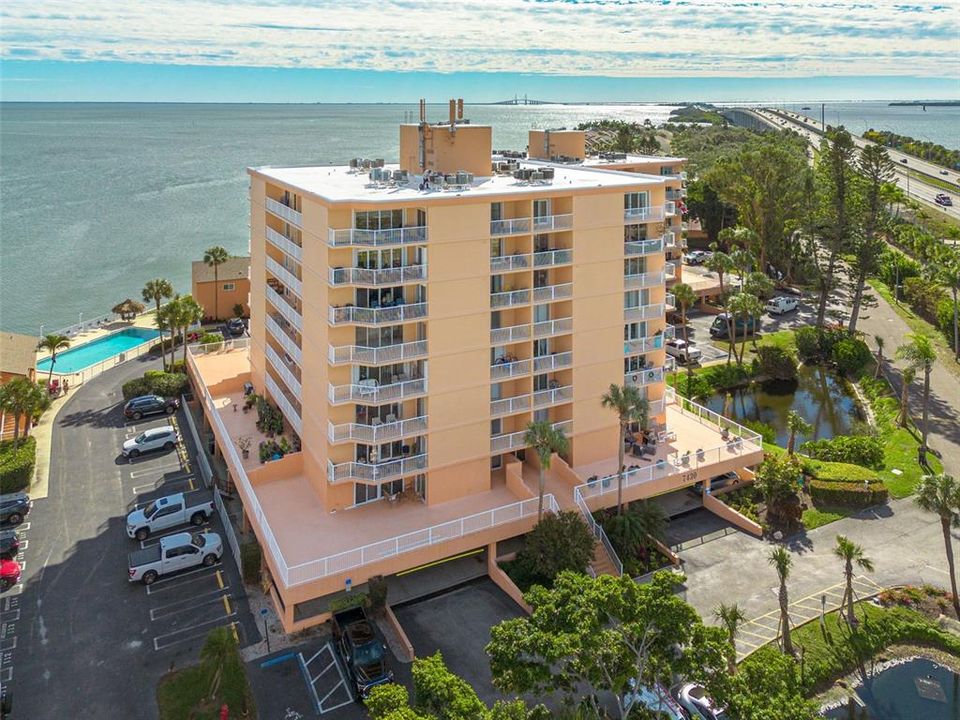 For Rent: $2,750 (2 beds, 2 baths, 1140 Square Feet)