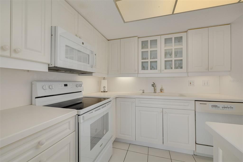 For Rent: $2,750 (2 beds, 2 baths, 1140 Square Feet)