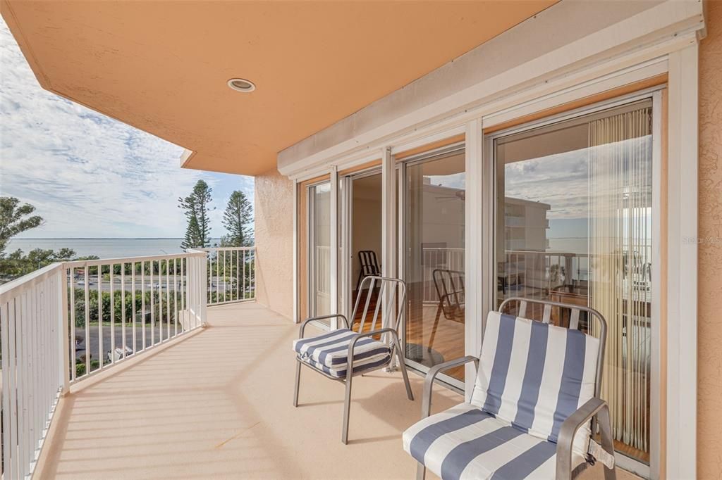 For Rent: $2,750 (2 beds, 2 baths, 1140 Square Feet)