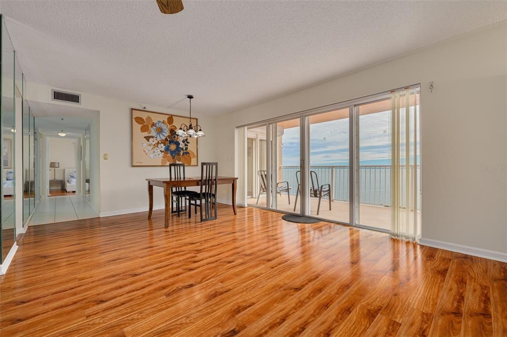 For Rent: $2,750 (2 beds, 2 baths, 1140 Square Feet)