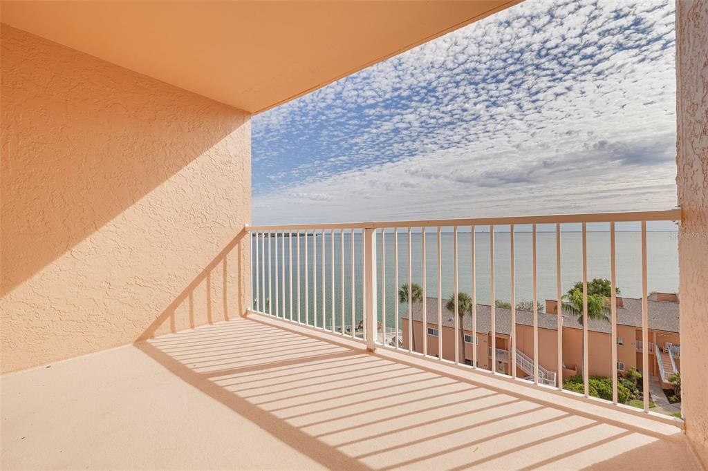 For Rent: $2,750 (2 beds, 2 baths, 1140 Square Feet)