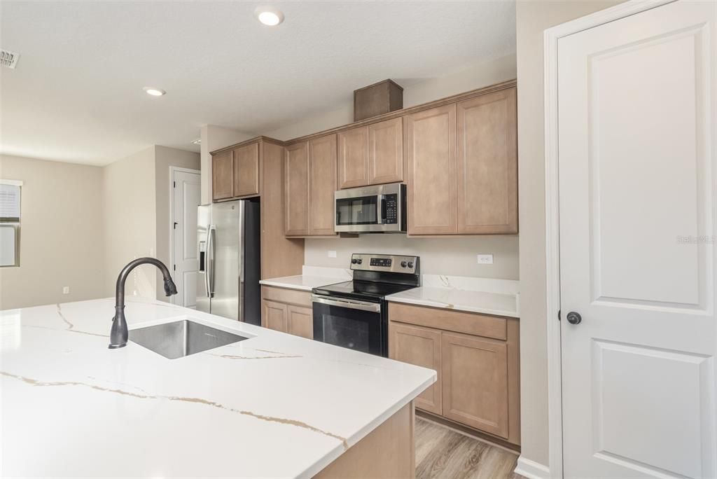 For Rent: $2,600 (4 beds, 3 baths, 2175 Square Feet)