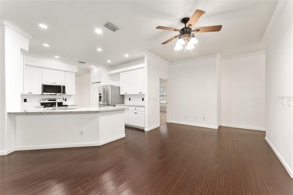 待售: $589,900 (4 贝兹, 2 浴室, 2406 平方英尺)