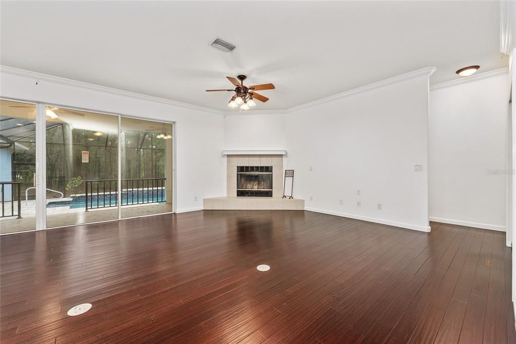 待售: $589,900 (4 贝兹, 2 浴室, 2406 平方英尺)