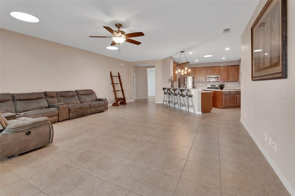 For Sale: $499,000 (4 beds, 3 baths, 2804 Square Feet)