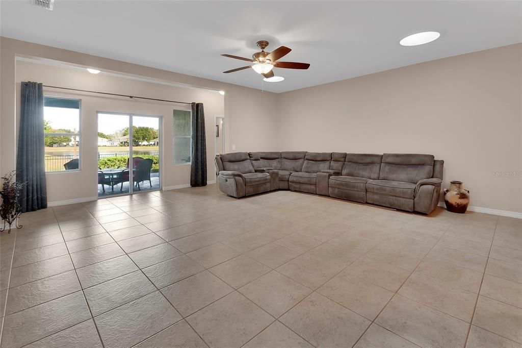 For Sale: $499,000 (4 beds, 3 baths, 2804 Square Feet)