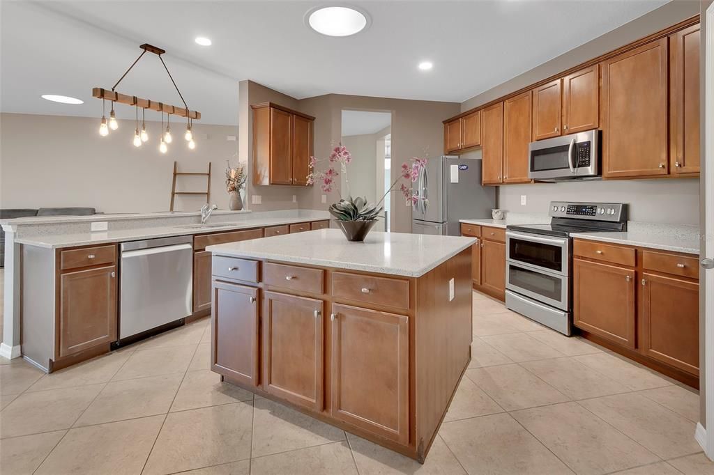 For Sale: $499,000 (4 beds, 3 baths, 2804 Square Feet)