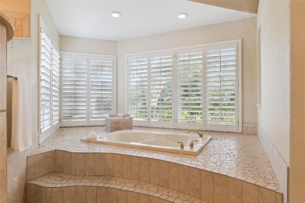 For Sale: $1,275,000 (4 beds, 3 baths, 3505 Square Feet)