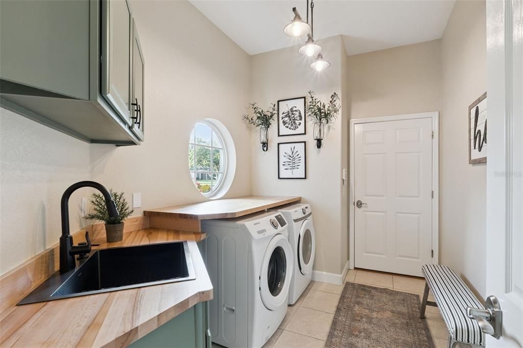 For Sale: $1,275,000 (4 beds, 3 baths, 3505 Square Feet)