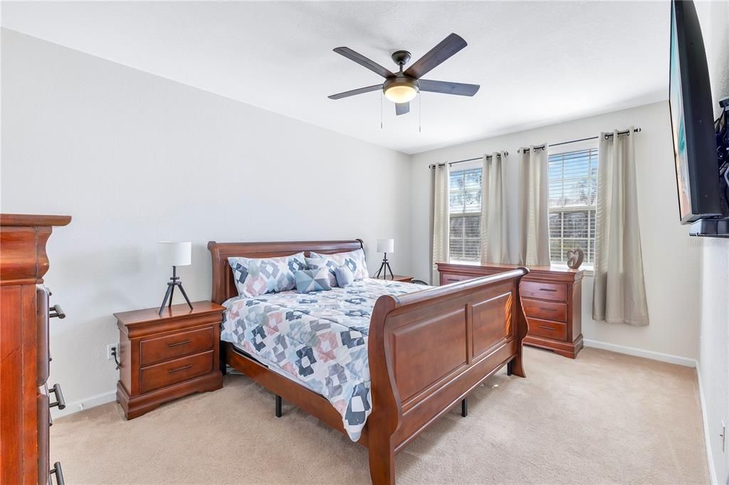 For Sale: $189,700 (2 beds, 2 baths, 1261 Square Feet)