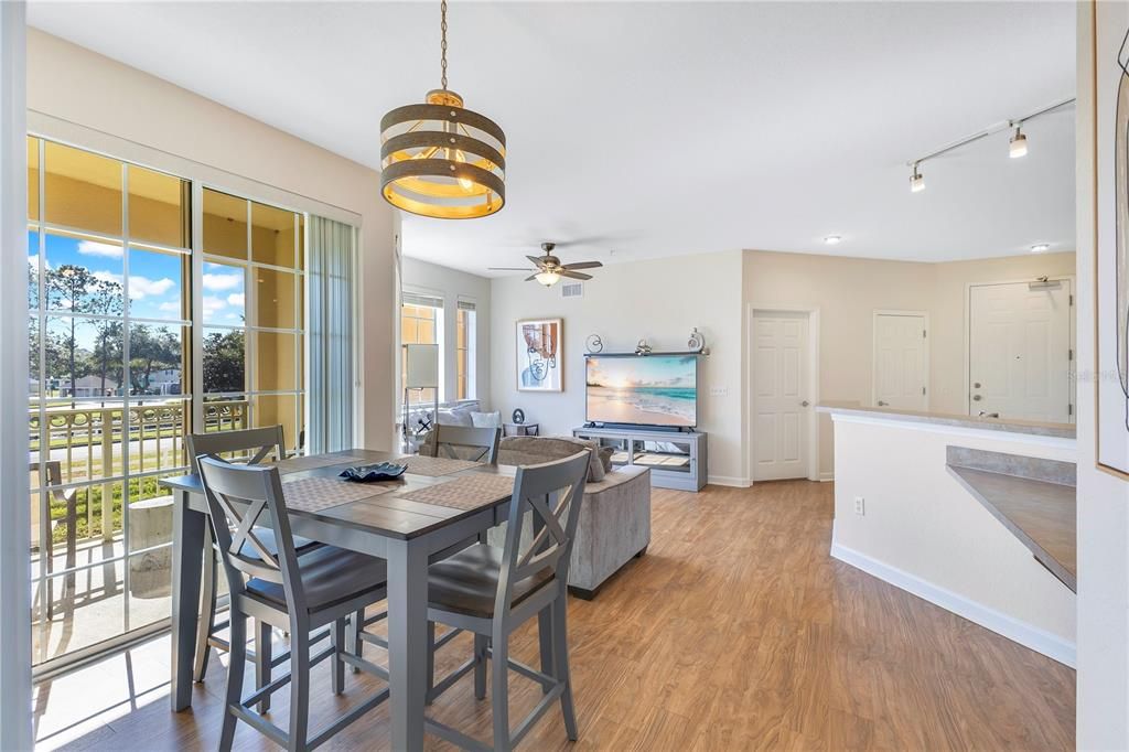 For Sale: $189,700 (2 beds, 2 baths, 1261 Square Feet)