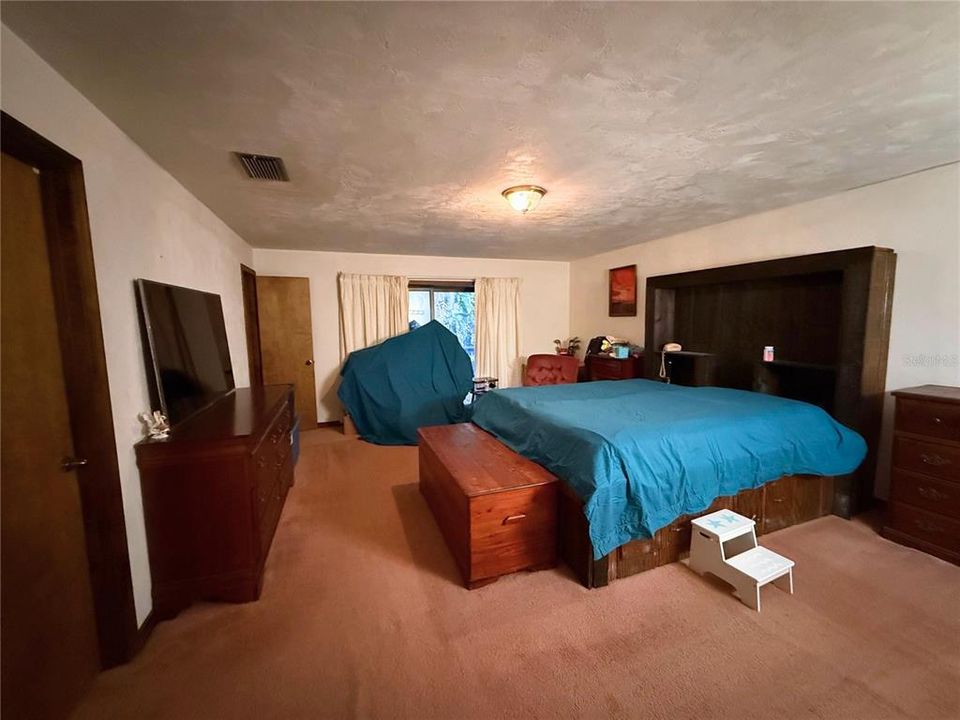 En Venta: $348,000 (3 camas, 2 baños, 2315 Pies cuadrados)