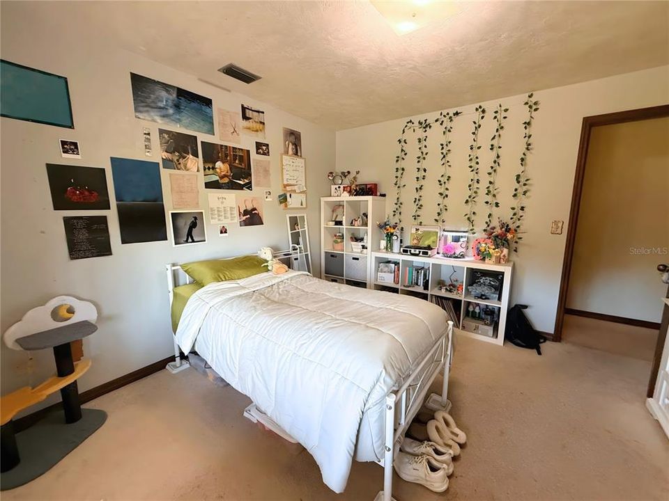 En Venta: $348,000 (3 camas, 2 baños, 2315 Pies cuadrados)