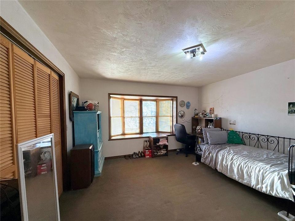 En Venta: $348,000 (3 camas, 2 baños, 2315 Pies cuadrados)