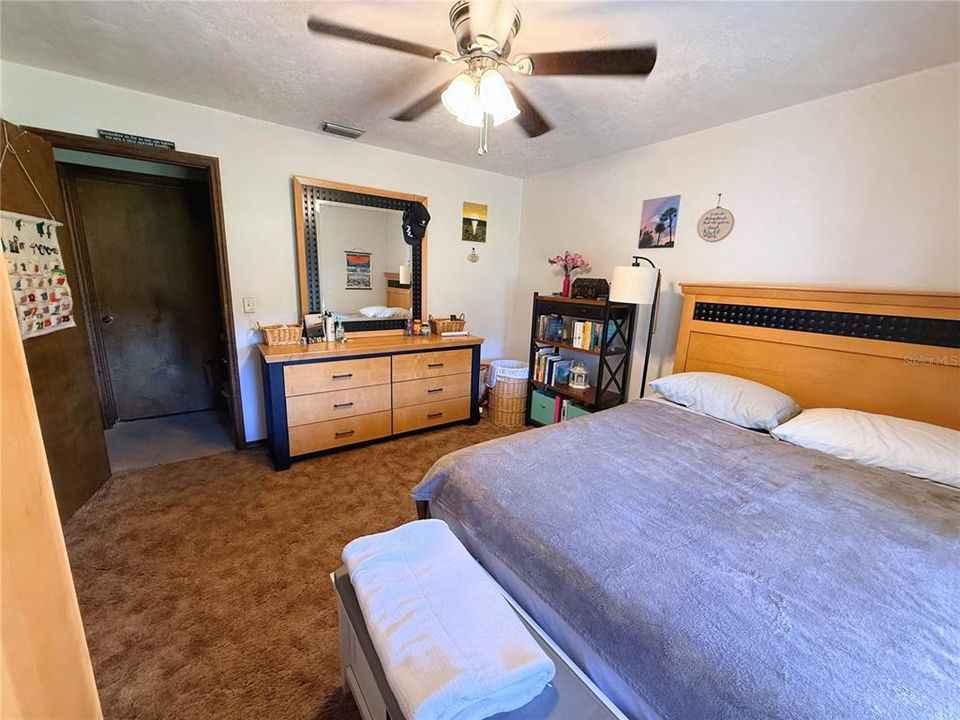 En Venta: $348,000 (3 camas, 2 baños, 2315 Pies cuadrados)