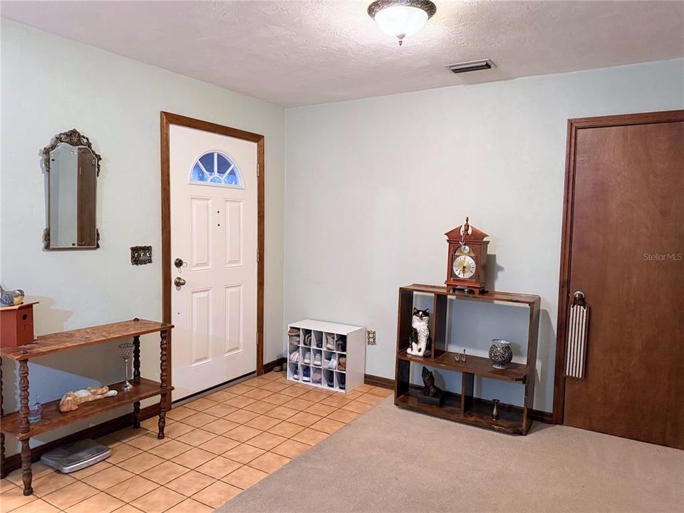 En Venta: $348,000 (3 camas, 2 baños, 2315 Pies cuadrados)