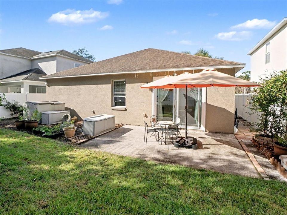 На продажу: $428,000 (4 спален, 2 ванн, 1952 Квадратных фут)