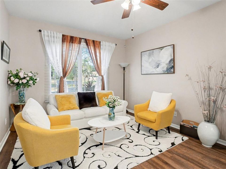 На продажу: $428,000 (4 спален, 2 ванн, 1952 Квадратных фут)