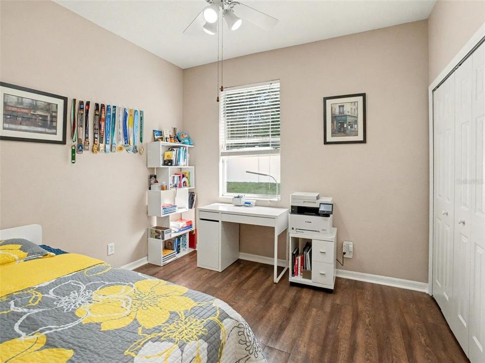 На продажу: $428,000 (4 спален, 2 ванн, 1952 Квадратных фут)