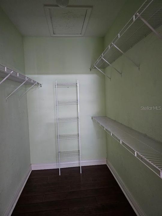 For Sale: $249,900 (2 beds, 2 baths, 1230 Square Feet)