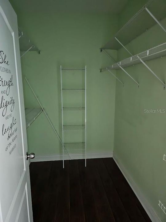 For Sale: $249,900 (2 beds, 2 baths, 1230 Square Feet)