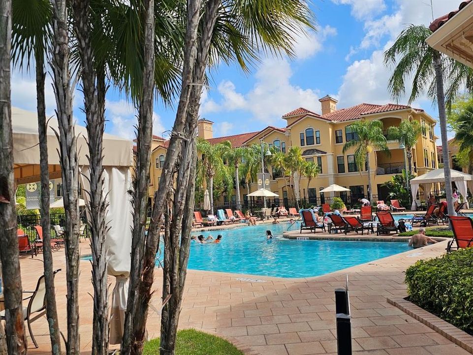 For Sale: $249,900 (2 beds, 2 baths, 1230 Square Feet)