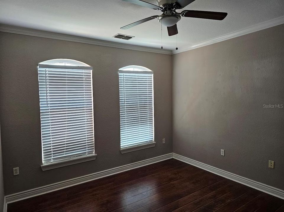 For Sale: $249,900 (2 beds, 2 baths, 1230 Square Feet)