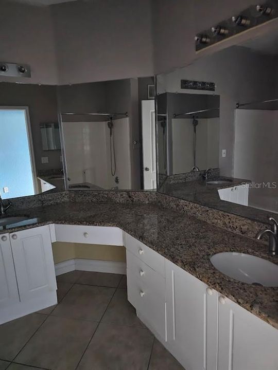 For Sale: $249,900 (2 beds, 2 baths, 1230 Square Feet)