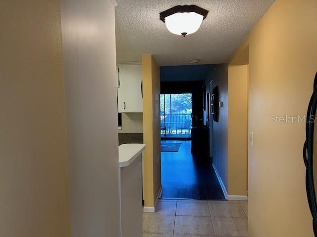 For Rent: $1,550 (2 beds, 1 baths, 919 Square Feet)