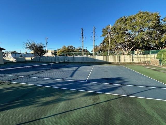 For Rent: $1,550 (2 beds, 1 baths, 919 Square Feet)