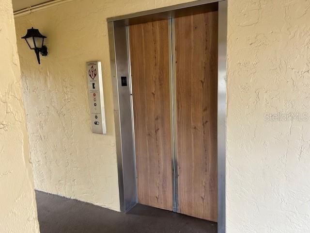 For Rent: $1,550 (2 beds, 1 baths, 919 Square Feet)