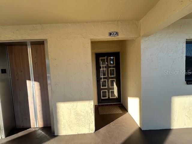 For Rent: $1,550 (2 beds, 1 baths, 919 Square Feet)
