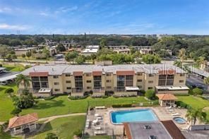 For Rent: $1,550 (2 beds, 1 baths, 919 Square Feet)