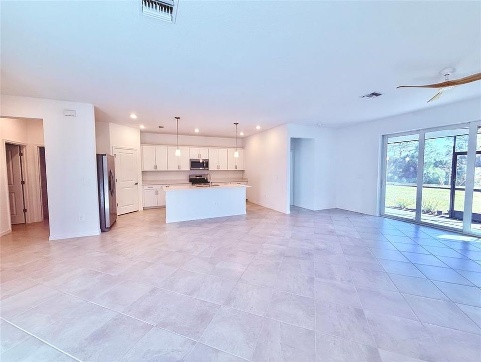 В аренду: $2,600 (3 спален, 3 ванн, 1855 Квадратных фут)