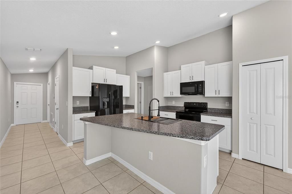 For Sale: $299,900 (3 beds, 2 baths, 1451 Square Feet)