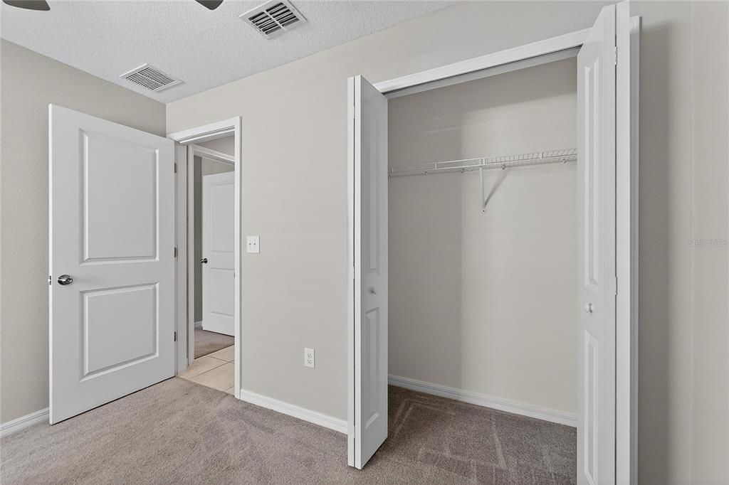 For Sale: $299,900 (3 beds, 2 baths, 1451 Square Feet)