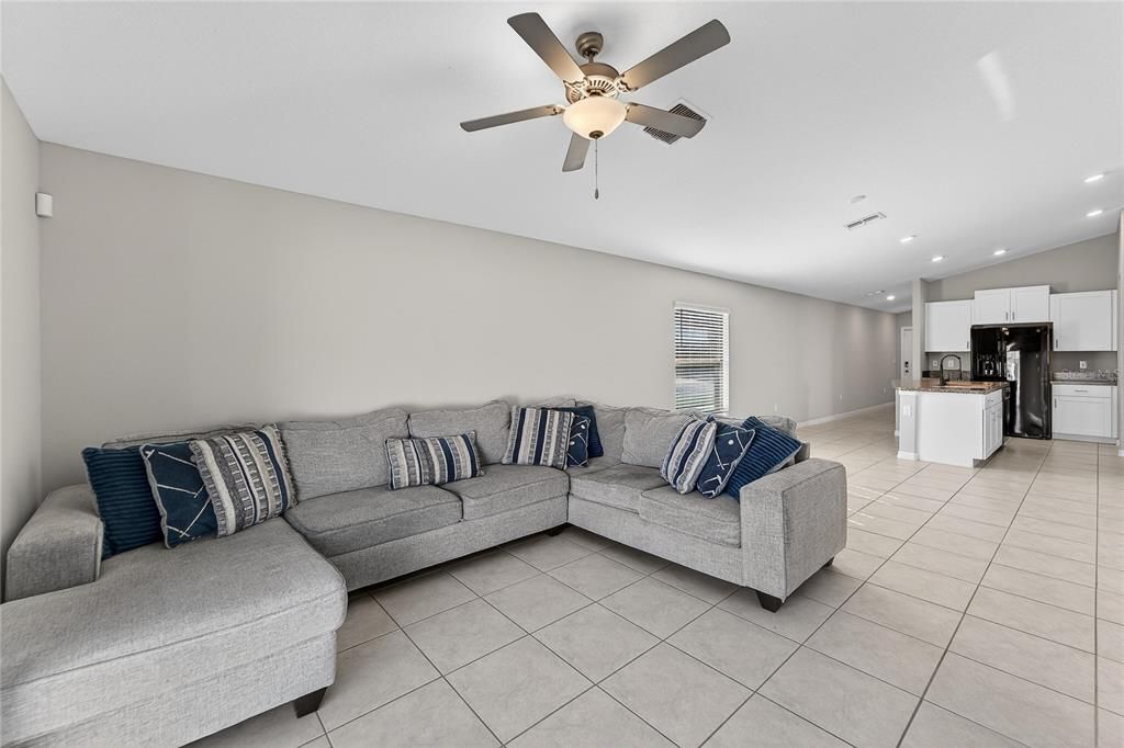 For Sale: $299,900 (3 beds, 2 baths, 1451 Square Feet)