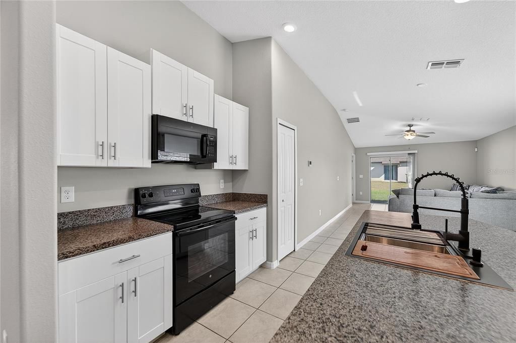 For Sale: $299,900 (3 beds, 2 baths, 1451 Square Feet)