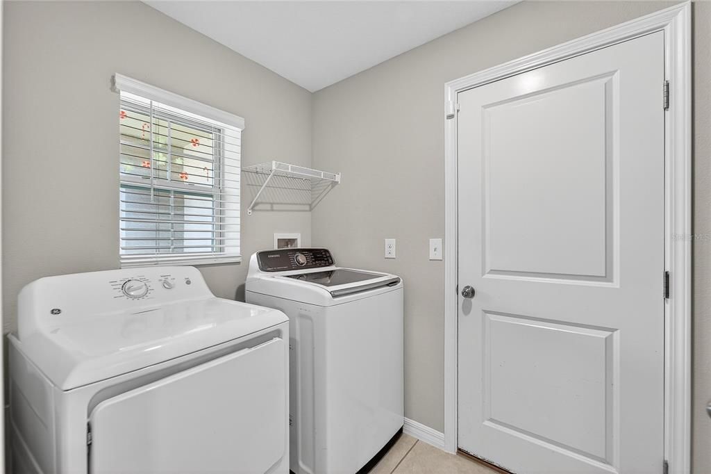 For Sale: $299,900 (3 beds, 2 baths, 1451 Square Feet)