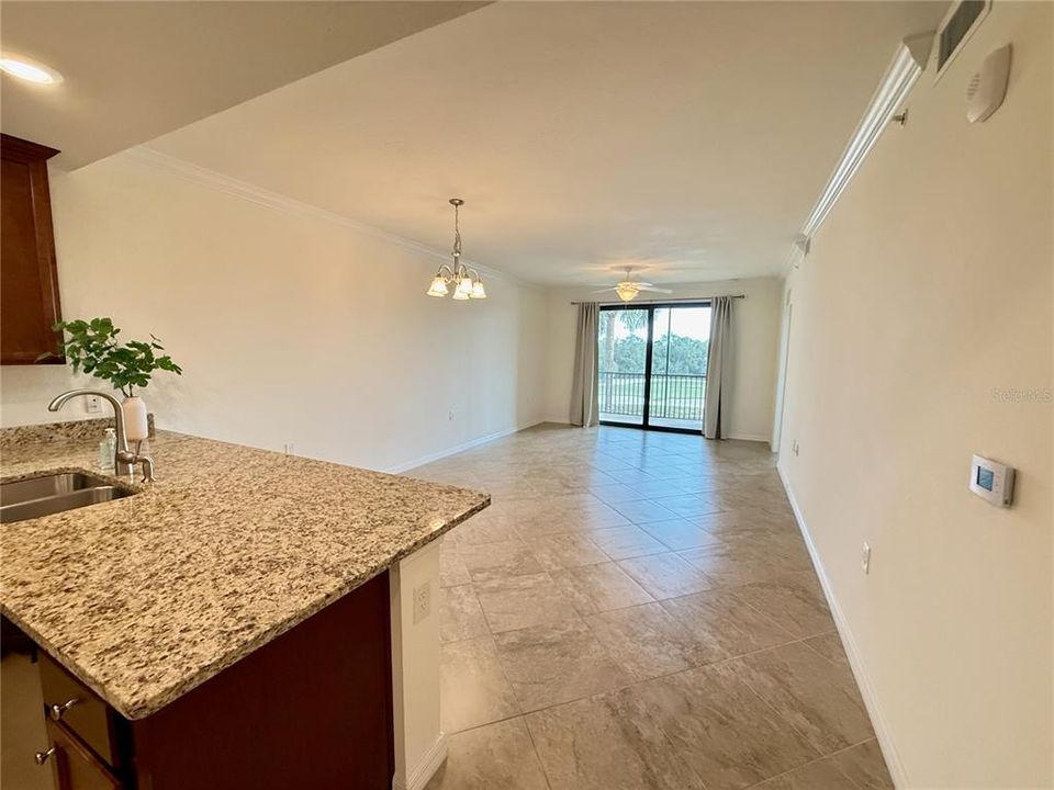 For Rent: $2,500 (2 beds, 2 baths, 1121 Square Feet)