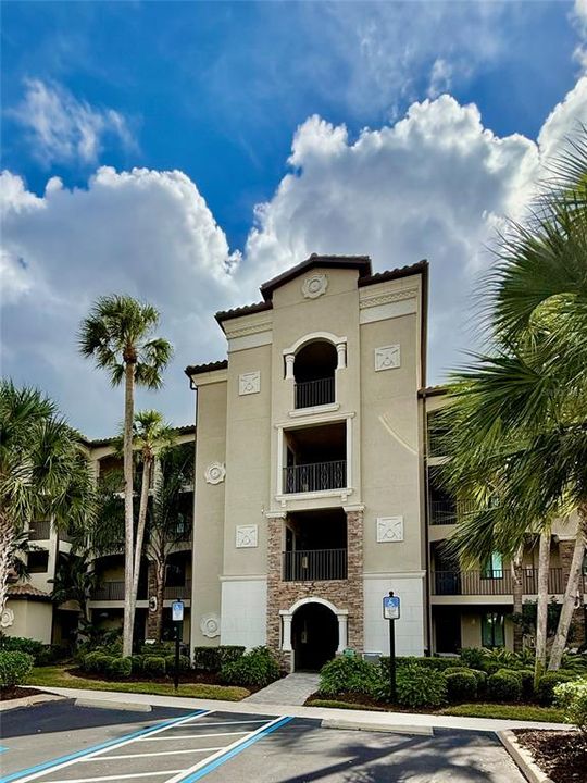 For Rent: $2,500 (2 beds, 2 baths, 1121 Square Feet)