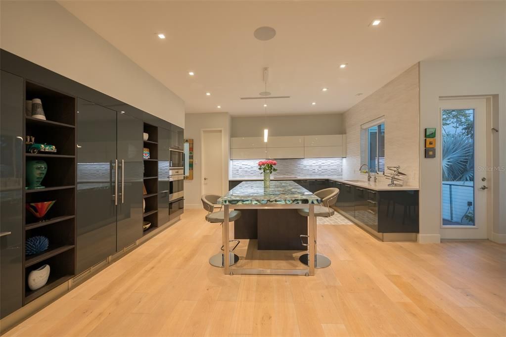 En Venta: $7,500,000 (5 camas, 3 baños, 4284 Pies cuadrados)
